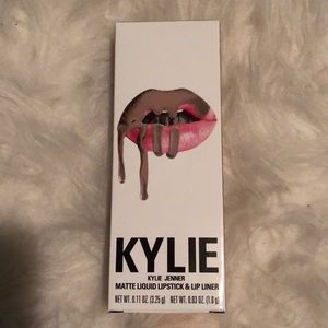 Kylie lip kit- Moon